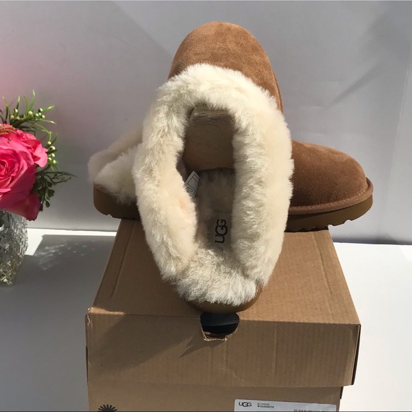 UGG Cluggette Slippers - Picture 7 of 9
